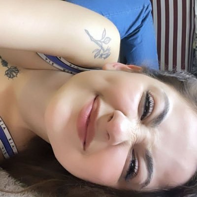 Evelyn357030841's profile picture. a woman who owns her story is unstoppable👑📖