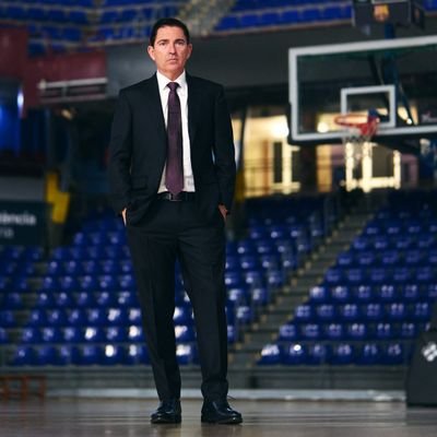 XaaviiiFCB's profile picture. Gitano y catedrático graduado en biomecánica

@fcbarcelona // @fcbbasket // @warriors