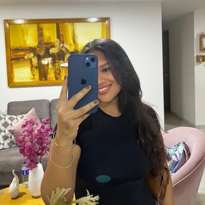 valentinab2_'s profile picture. 