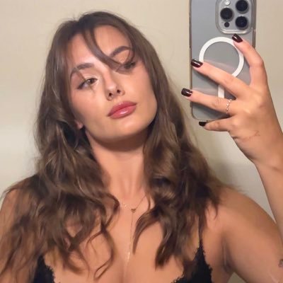 Dodyyy861's profile picture. إنها مُتخمة بالخيبات لا تستطيع إبتلاع خيبةٌ أُخرى! 💔