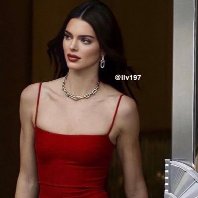 ilv197's profile picture. اسيرُ حيثُ مزاجيتي.