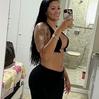 chamadejhully's profile picture. .