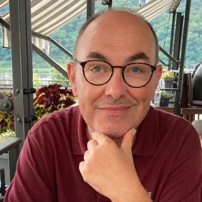 MrSushi1's profile picture. Editor de mesa. Autor de, entre otros: El verano de los gigantes, Huida del infierno, Bagration 1944, Duelo en el desierto, Model, Noruega 1940