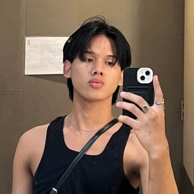 reychihiro's profile picture. 