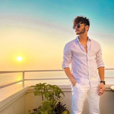 GGonvg2071's profile picture. Live. Love. Ruck.

Blood, sweat & tries – that's rugby.

I tackle problems like I tackle players.