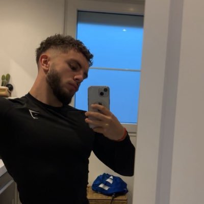 Anthoo710's profile picture. +351