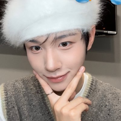 sungmjx's profile picture. 