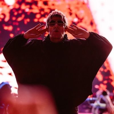 luceryzzz's profile picture. kinda creisi