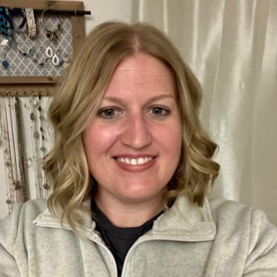 niferv85's profile picture. 