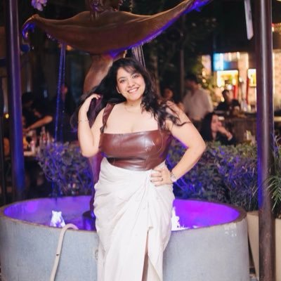 Rachii_Guptaa's profile picture. #Love and Light #Lawyer | Author | Speaker 🍂😄