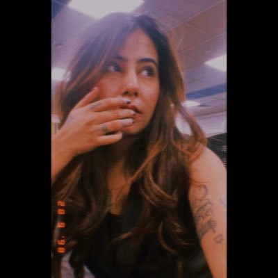 billimumma's profile picture. 3 cats, dark humour, and a millennial dangerously overstocked on empathy!