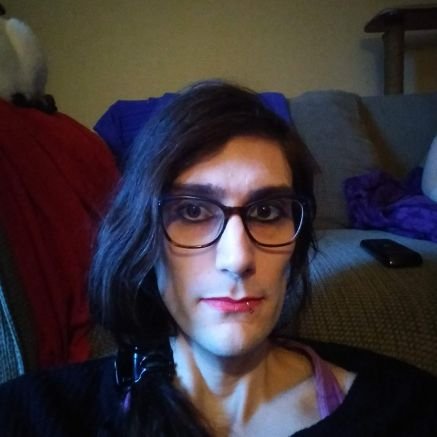 latewren's profile picture. factory worker. noise Idiot                 
19.2 feet tall    

my feet are sore