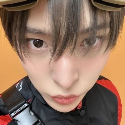 lyrababbles's profile picture. ⠀⠀ic and ooc fragments. a fucking mess.