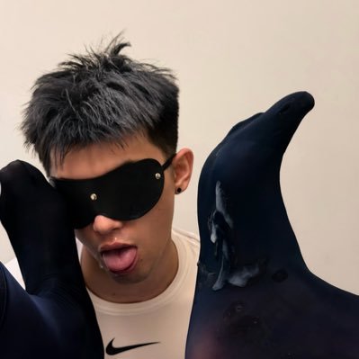 liangzai1m's profile picture. 野裸狗、马眼 、早泄1、绿帽、敏感牛｜精液大吊崇拜｜只爱发不爱约｜玩具推@kobe1060｜加微：kobe020129🚪88｜锁期115天｜私信都会回欢迎同类交友