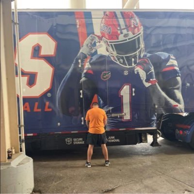 TennLeland's profile picture. Trans🏳️‍⚧️. Non-Binary🏳️‍🌈. BLM ✊🏿. They/She/It/Him. Feminist. Vegan 🌱. Mask up 😷. 🇺🇦.