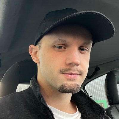 Le_DarkAnge's profile picture. Éternel Insatisfait 😈 adepte de la décoration d’intérieur 🏡 Black Cat lover 🐈‍⬛ Gay à mes heures perdues 👀