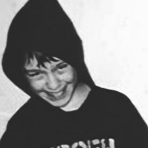 Anarion998's profile picture. Я маркетолог, оконщик и артиллерист, я уважаю постал 2, скейтбординг, средневековье, блинд гвардиан и пурген, мне нравятся книги роберта хайнлайна чака паланика