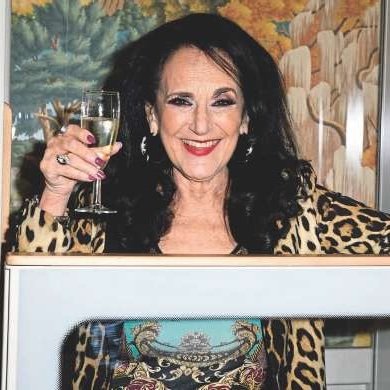 OfficialLesleyJ's profile picture. 