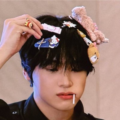 snoopiecore's profile picture. how about you get a gorilla grip on reality