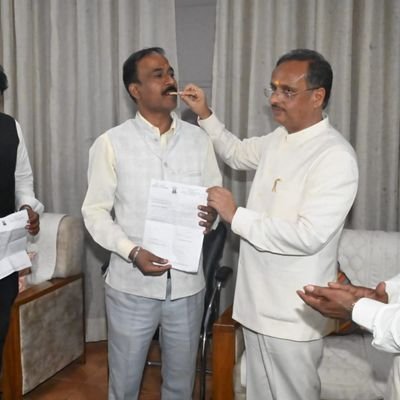 Surendr25891030's profile picture. दुरसंचार मंत्रालय भारत सरकार सलाहकार समिति सदस्य 
भारत माता की जय। 
बंदेमातरम