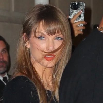 imburningtay's profile picture. the 1 x wonderland