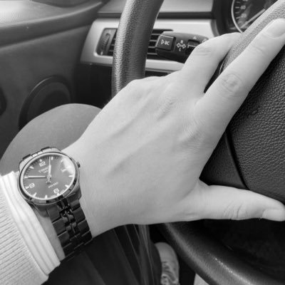 PacoMolotov's profile picture. Relojes, moda, libros, pelis. Ah, y trabajo en ventas.