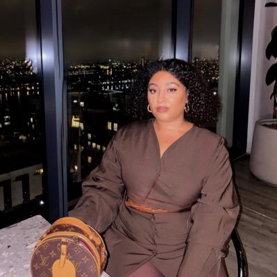 jasmiinerosef's profile picture. 