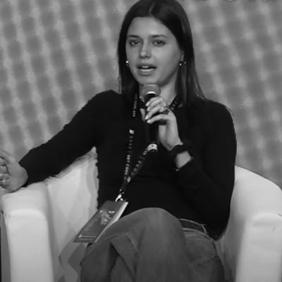 ludovica__rosi's profile picture. Co-founder, CEO @zero________one🧪 
cover by @undiffusion