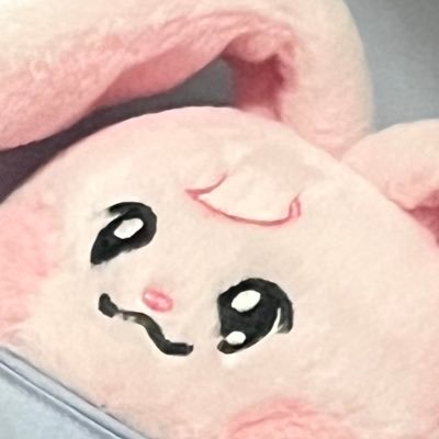 ploypinky_'s profile picture. 