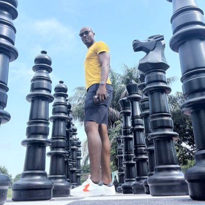 Pellentini's profile picture. When Jesus asked James & John 2 follow him, they didn't ask for a follow back 😕😒 learn from d sons of Zebedee 🙄😏 ☆ ProudGemini 😎☆ Chess Freak ✌🏾 6ft 4 🌚
