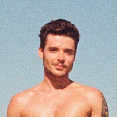 _joaolucasss_'s profile picture. singer & songwriter 🕺🏻