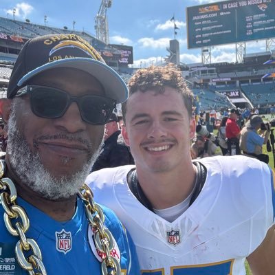 james_ebo's profile picture. Veteran-US Navy, heart transplant recipient. 2024 Los Angeles Chargers Fan of the Year, DHBC & Bolt Pride member.  My pronouns are bolt/up⚡️⚡️⚡️⚡️⚡️