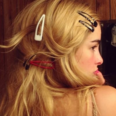 middleruby's profile picture. 