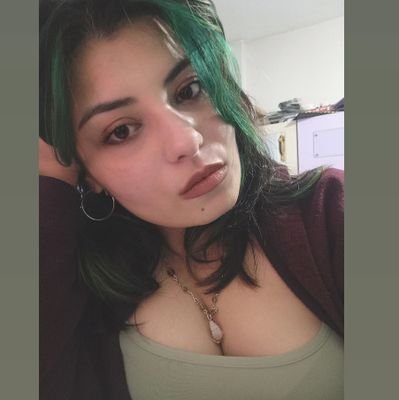 madrabazbekci's profile picture. looks like a girl, but she's a flame