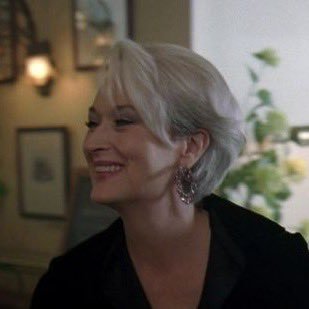 hayffiestrinket's profile picture. lady dimitrescu's lawyer 🗣️ i like video games 〓〓 celtic "so called lesbian"