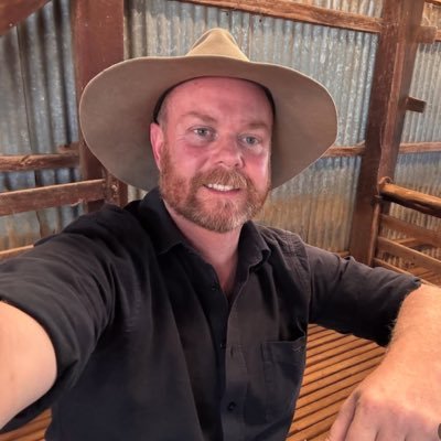 mateuhgg1's profile picture. Veteran farmer. Early mornings, strong hands, open skies. Living close to the land 🌱🚜