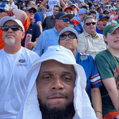 Cheesehead90210's profile picture. I AM NOT A COACH! 300 to the grave ⚰️ play da game 2 change da game. #GrandmaBaby3CT #GoGators 🐊 #Whitehot  #TimeToHunt  #RavensFlock