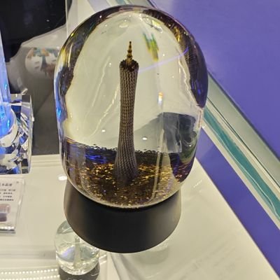 rEo7mY4Ltu2vi8l's profile picture. 