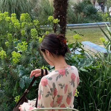 novsaddie's profile picture. brand ambassador of this 🤡 emoji