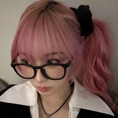 Aliceee_110's profile picture. 𐇵𓂅 jennie, g-dragon, hyunjin, seulgi and beomgyu = 🏠