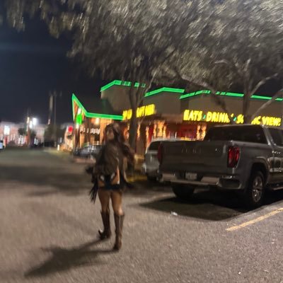 IsaAvila23's profile picture. it’s just rock and roll baby