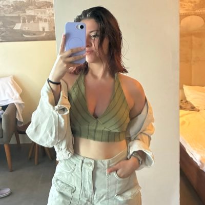 zybesa's profile picture. 2 kadeh siyanürle herkes herkesi sever