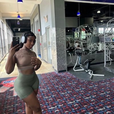 ShashaSusan's profile picture. 