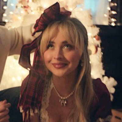 blkdollie44's profile picture. 20🦌❄️//https://t.co/6327UB8pJj