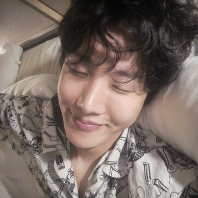 bee00the1's profile picture. 2seok biased but it’s always OT7 ! black ARMY🫶🏽