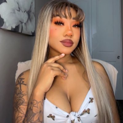 PocaLaLoca's profile picture. For The Plot 🙂‍↔️•Gaming • Cooking • Girly Tingz • https://t.co/jq8MAA26XU