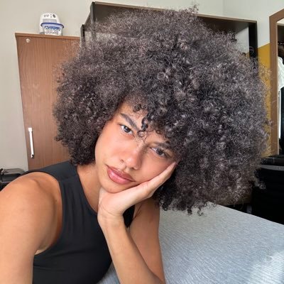 larialbarraz's profile picture. 🇧🇷