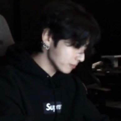 jeonkslut's profile picture. 