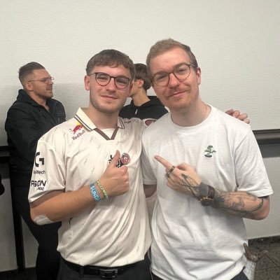 leelr6s's profile picture. Student: Physik/Geschichte @uniGoettingen | Head of Esports @HyenasUnity | Ex IAS, Wolves, SoulsHeart | Coaching Duo: @freoxsnkrs | Duo: @LashR6_