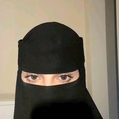 AmlakBnt44766's profile picture. 